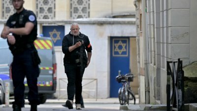 图放火烧犹太教堂　法国警方击毙一男子